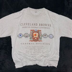 Vintage Nutmeg Cleveland Browns Team History NFL T Made In USA
-Size XL